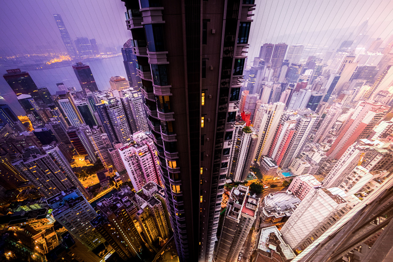 Illustration for article titled Stunning photographs capture day and night of Shanghai and Hong Kong
